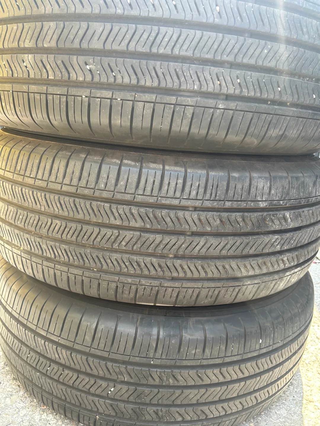 235 60 18 Toyo all seasons