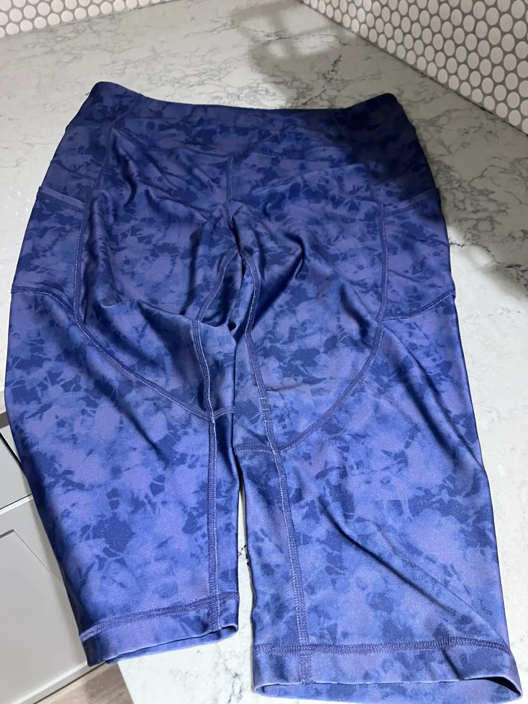 2 L Comfy Blue Yoga , Joe Fresh 3/4 tights thumbnail