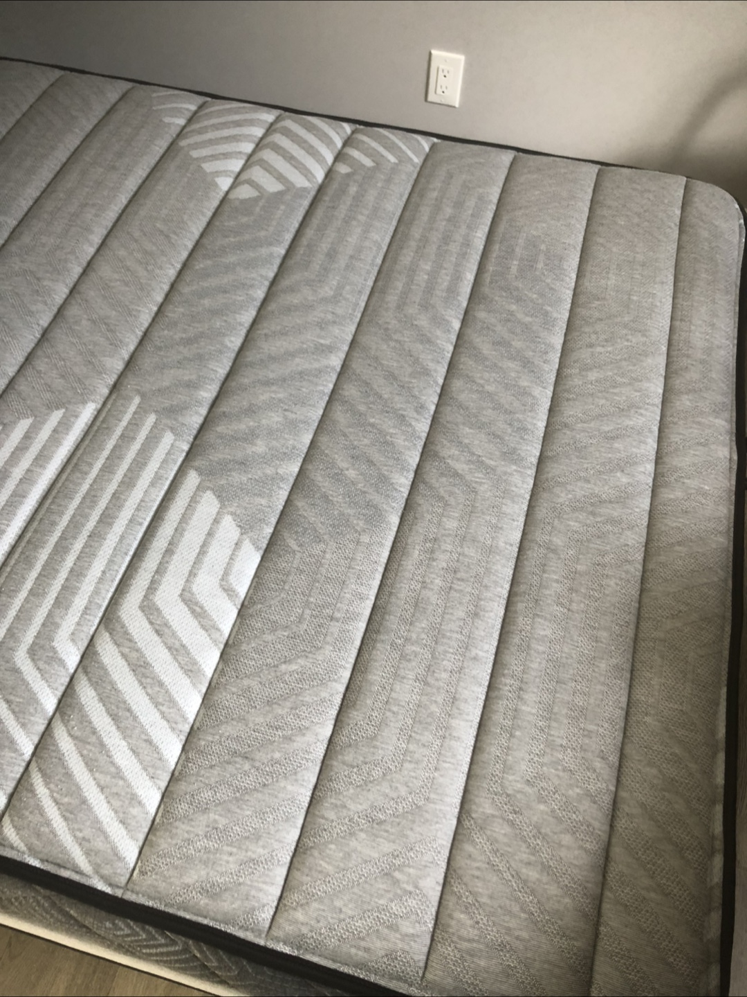 Sealy Posturepedic Mattress with Bed Frame - photo 2