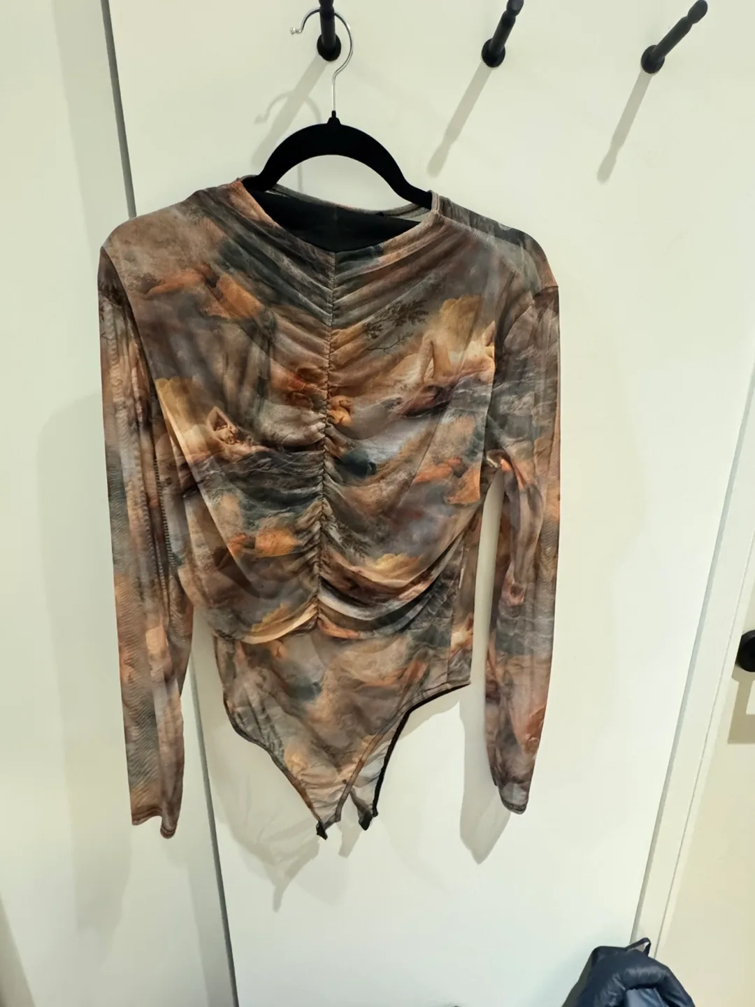 PrettyLittleThing Long Sleeve Renaissance Bodysuit thumbnail