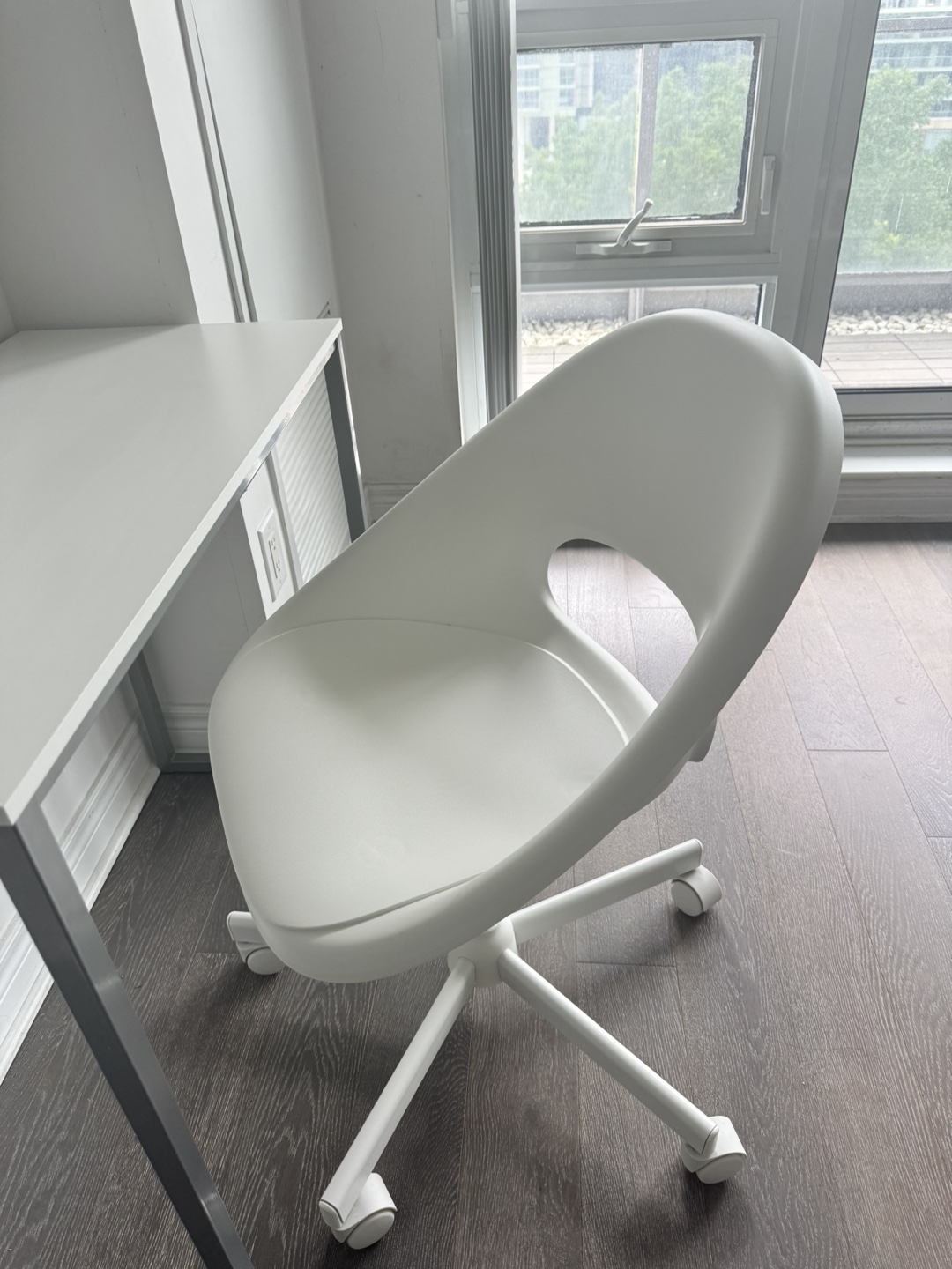 White Desk Chair - photo 2