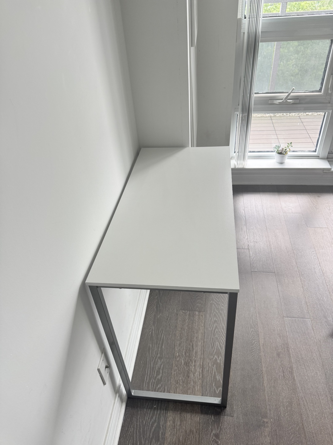 Modern White Desk - photo 3