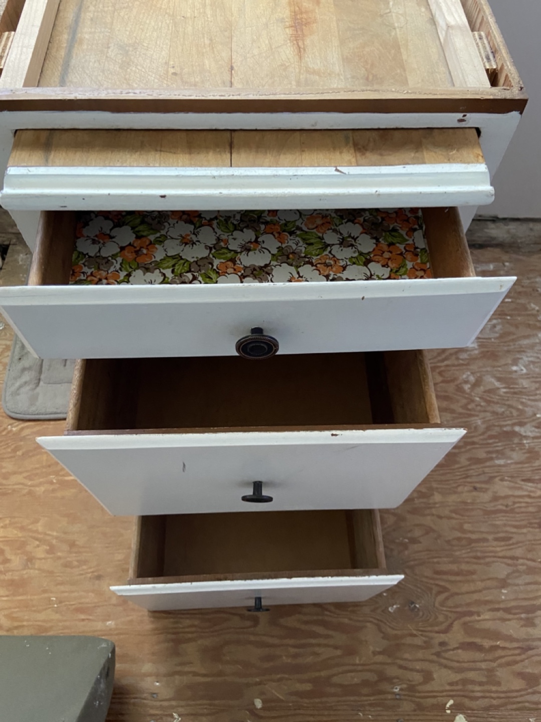 Vintage 3 Drawer Cabinet - photo 3