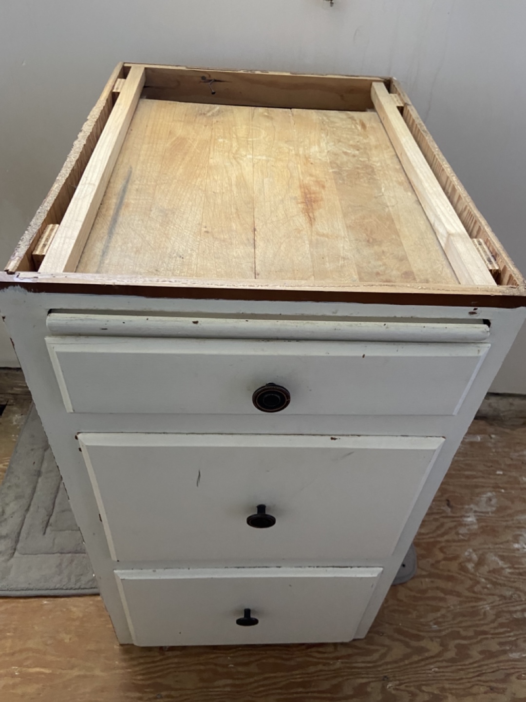 Vintage 3 Drawer Cabinet - photo 2