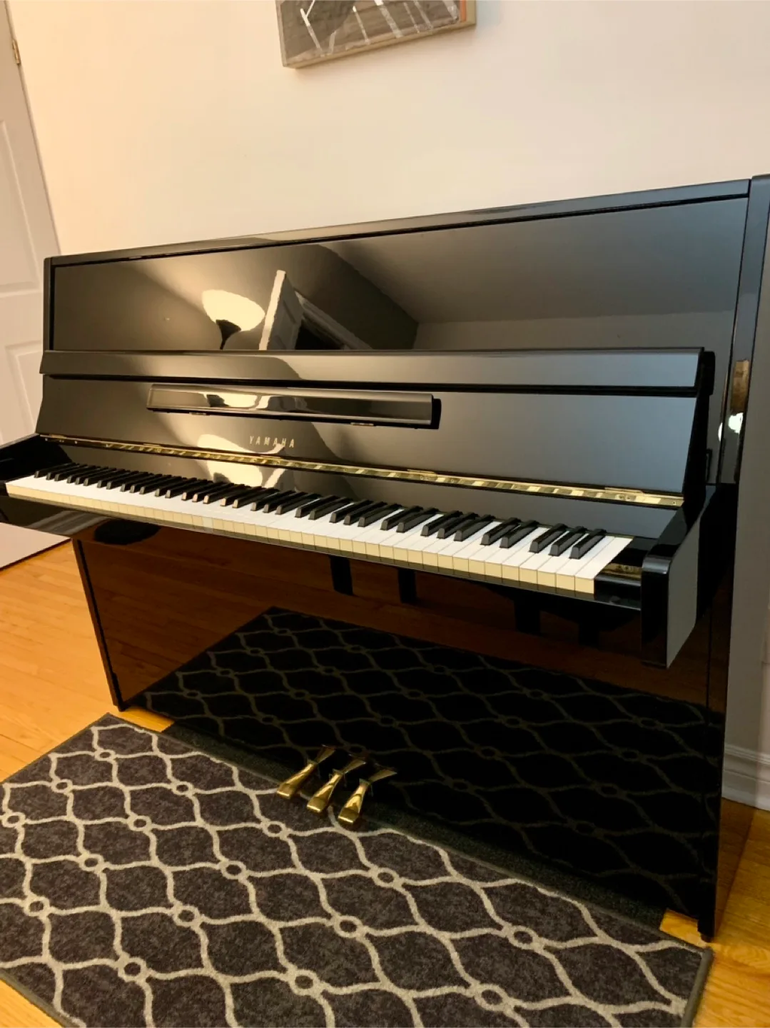 Yamaha Upright Piano image indicator(5)