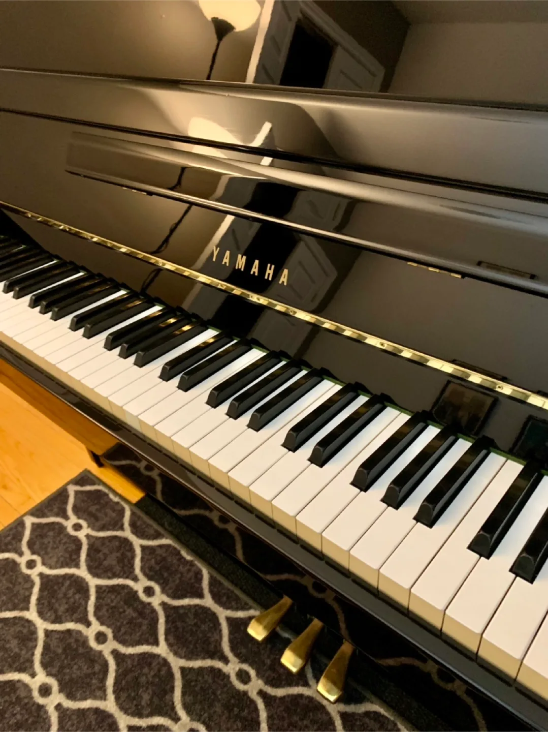 Yamaha Upright Piano image indicator(8)