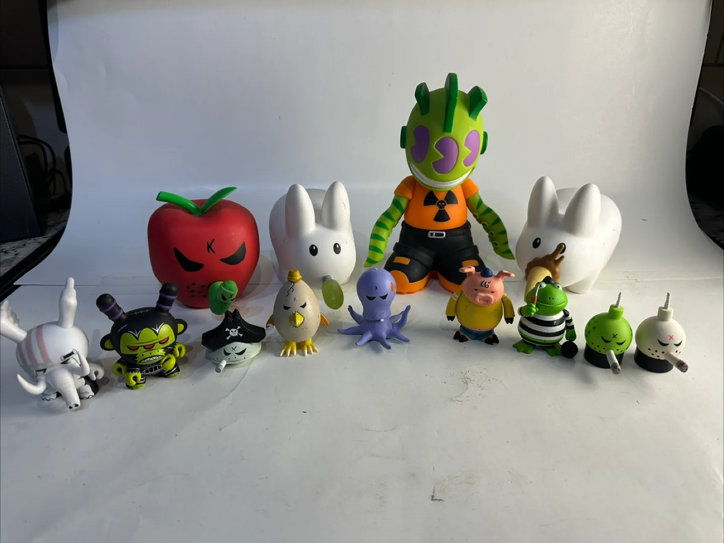 Frank Kozik Kidrobot Vinyl Toy Figures - Lot of 13 thumbnail
