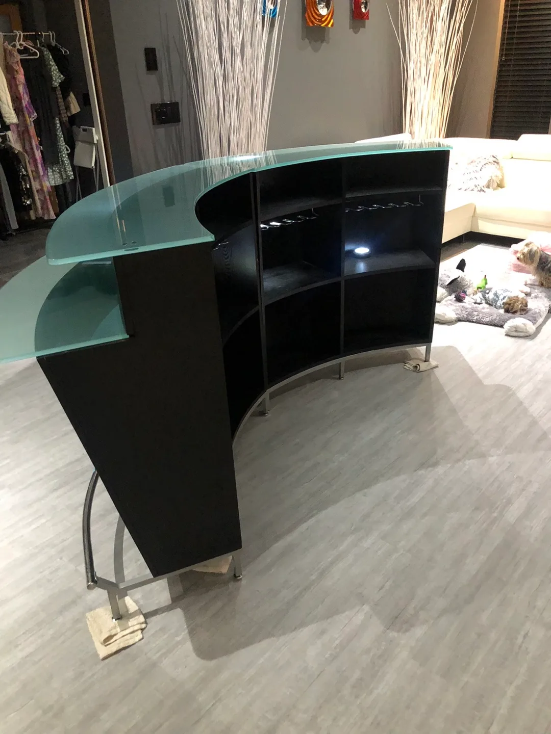 Modern Bar with Glass Top image indicator(3)