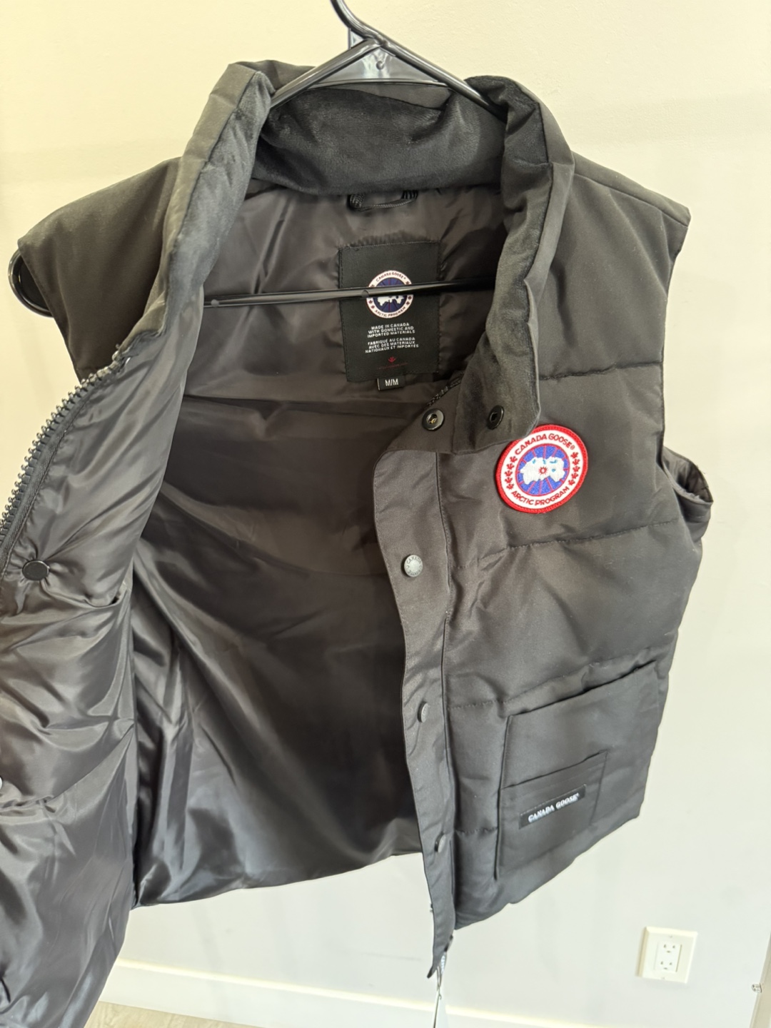 Canada Goose Puffer Vest - Size M - photo 3