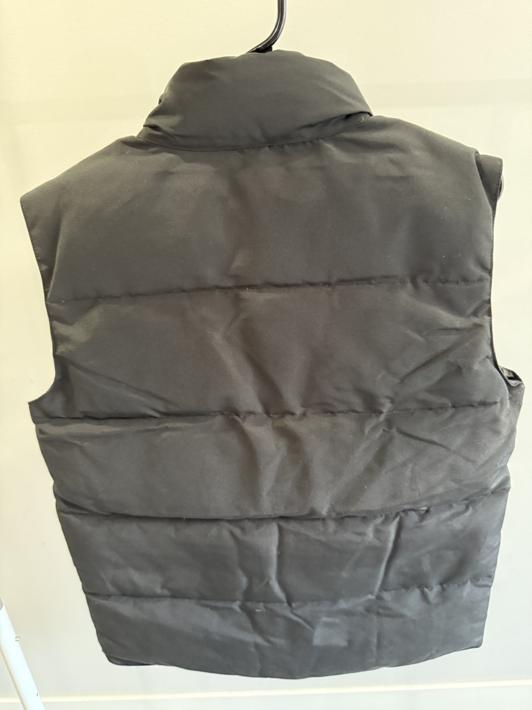 Canada Goose Puffer Vest - Size M - photo 2