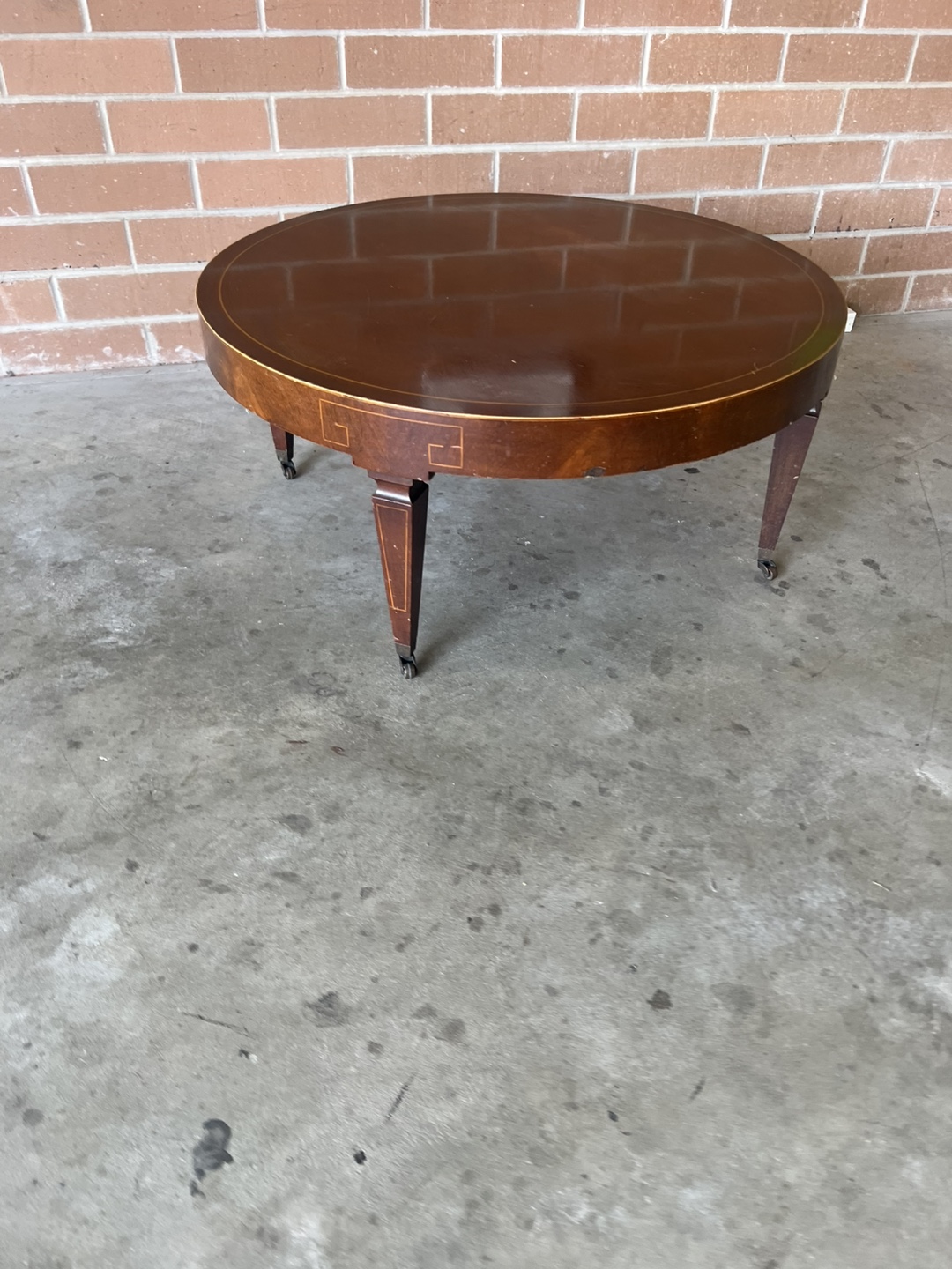 Round Coffee Table w/drawers - photo 5