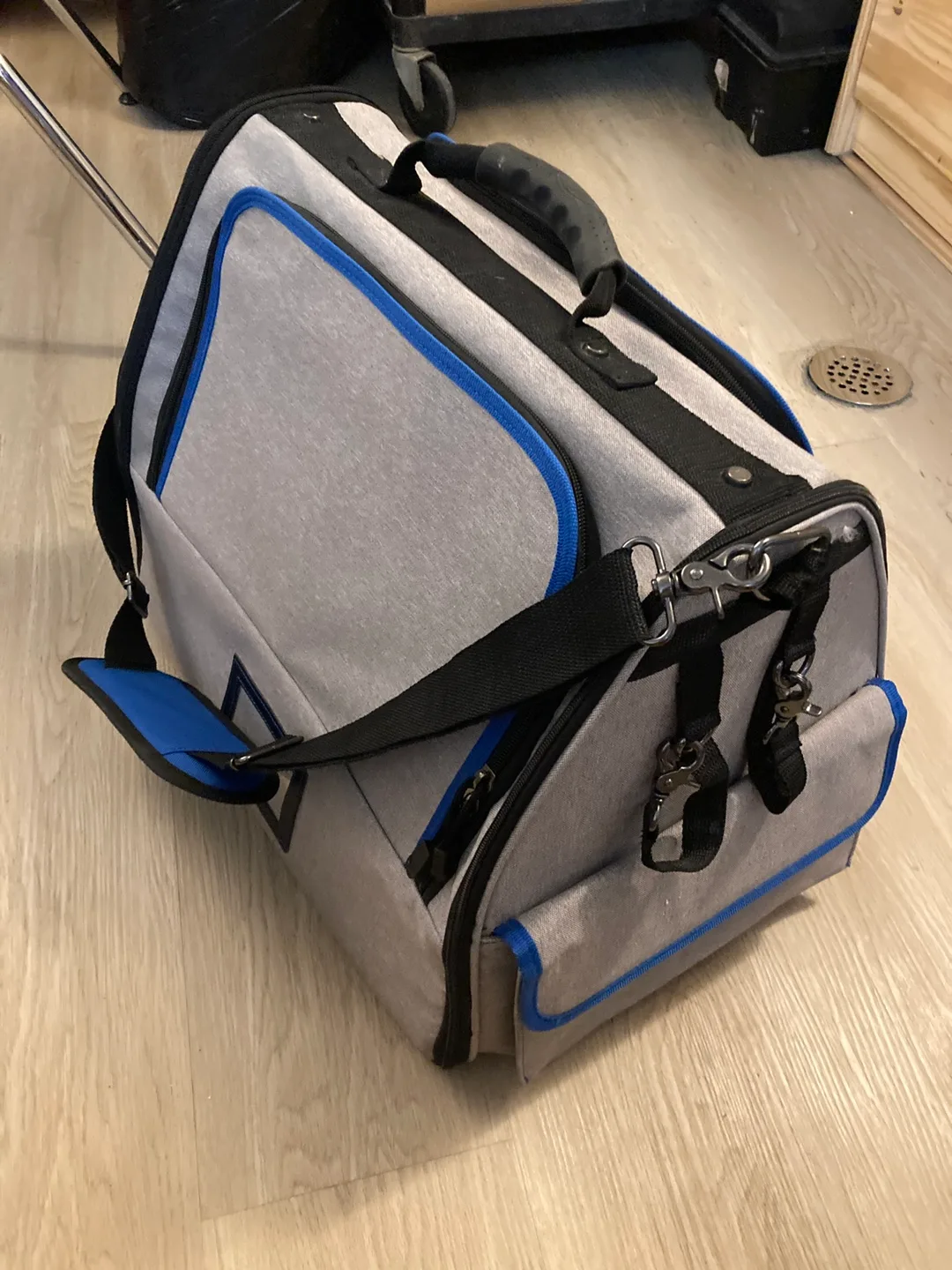 Sherwin-Williams Painter’s Tool Bag Like New image indicator(6)