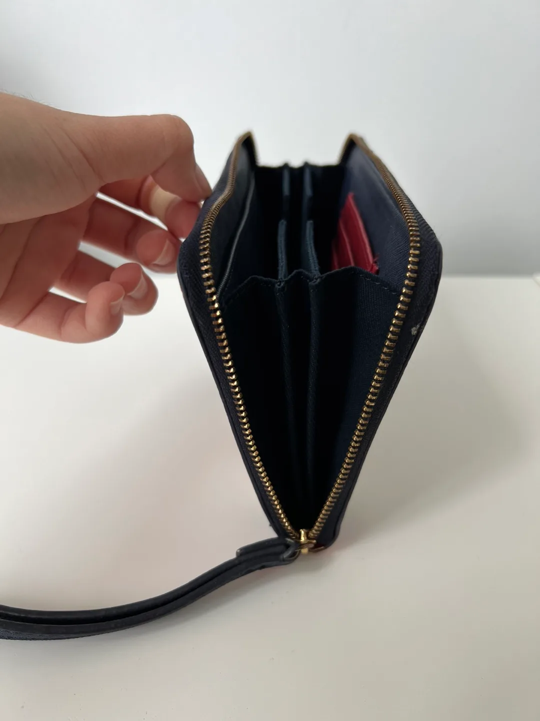 Tommy Hilfiger Striped Wallet 🥕 image indicator(5)