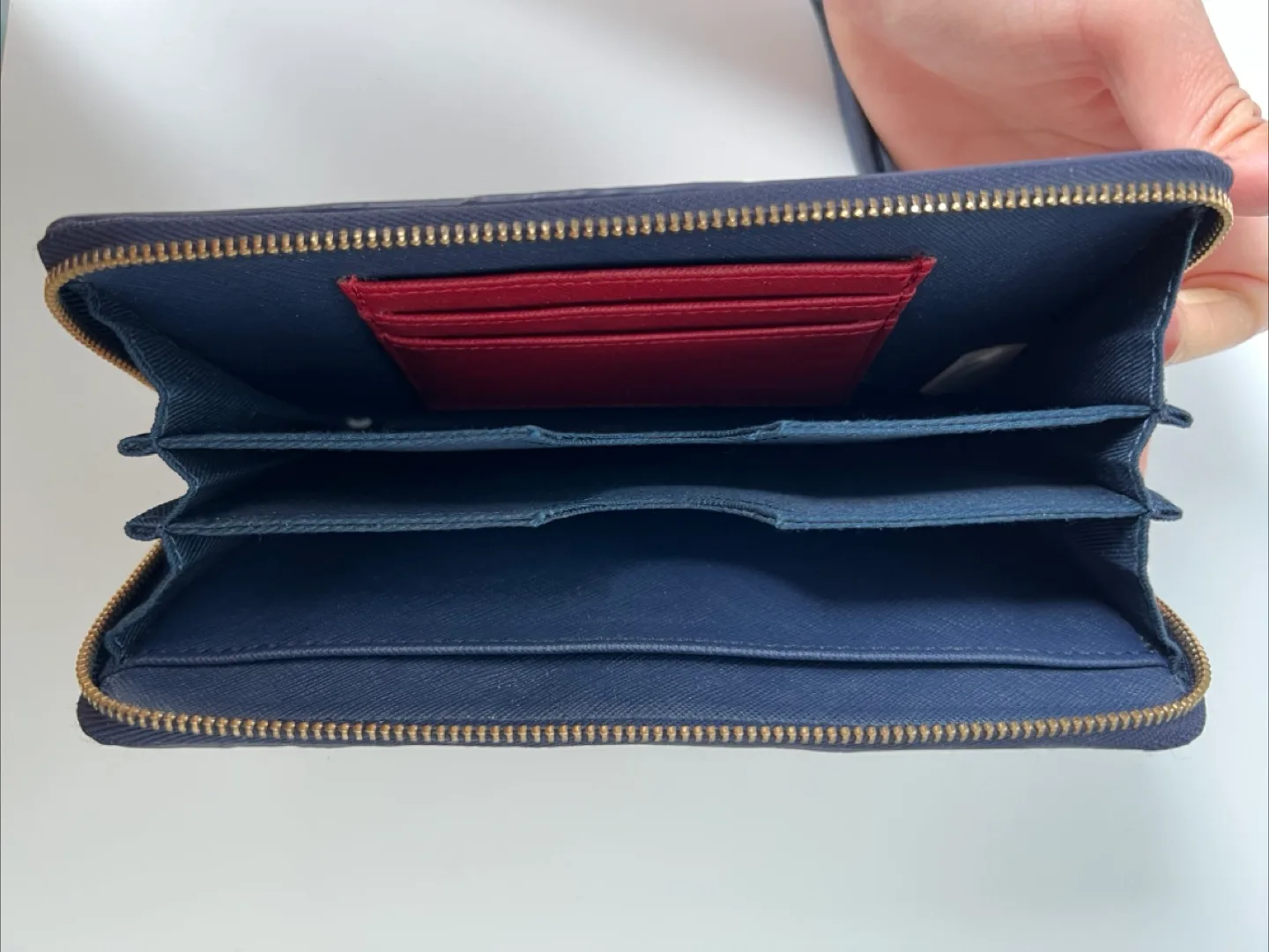 Tommy Hilfiger Striped Wallet 🥕 image indicator(3)