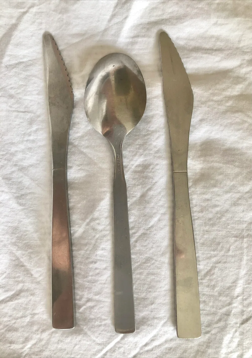 AMERICAN AIRLINES AA VINTAGE ONEIDA CUTLERY - KNIVES AND SPOON image indicator(2)