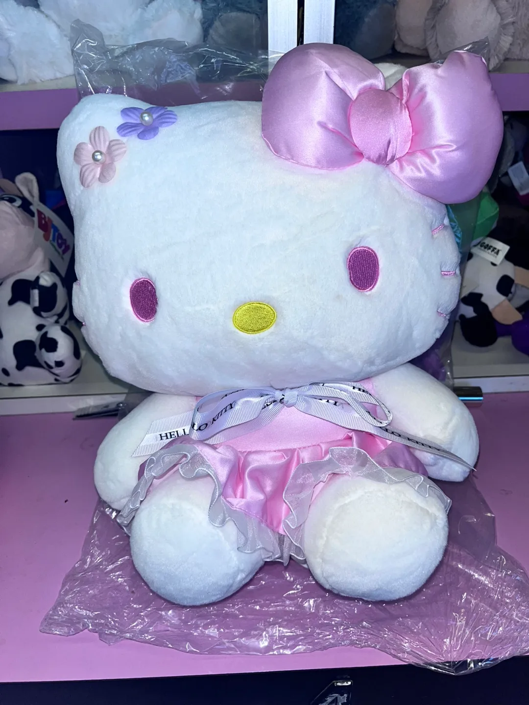 💚 Authentic Hello Kitty Plush Doll image indicator(2)