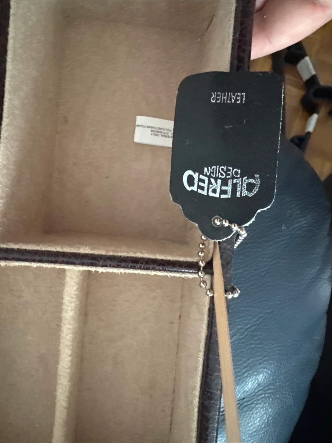 Alfred Design Jewellery Box genuine leather image indicator(3)