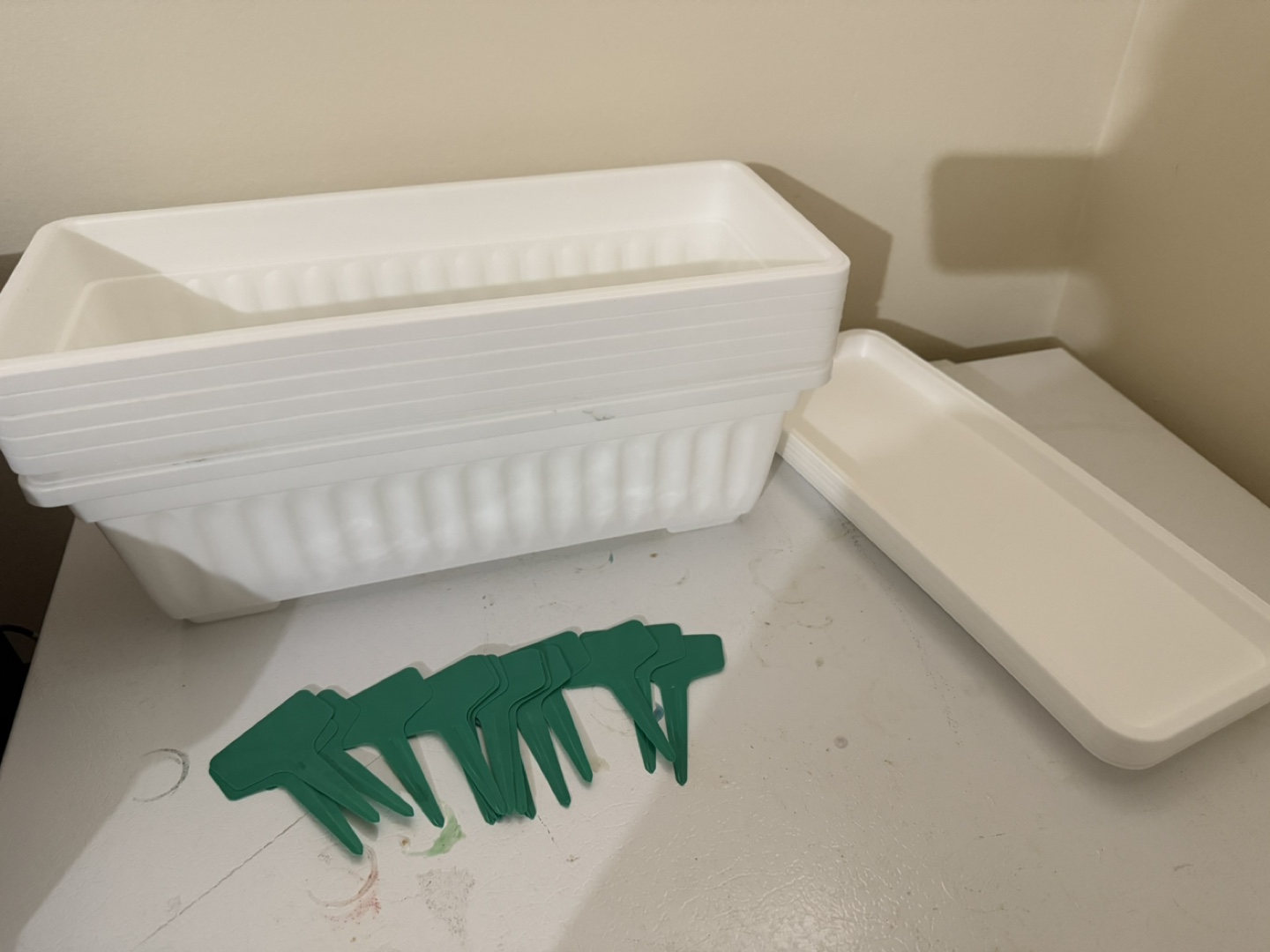 White Plant Planters with Labels 🥕 brand new - photo 4