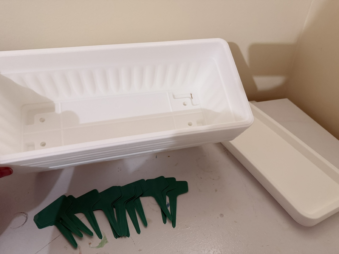 White Plant Planters with Labels 🥕 brand new - photo 3