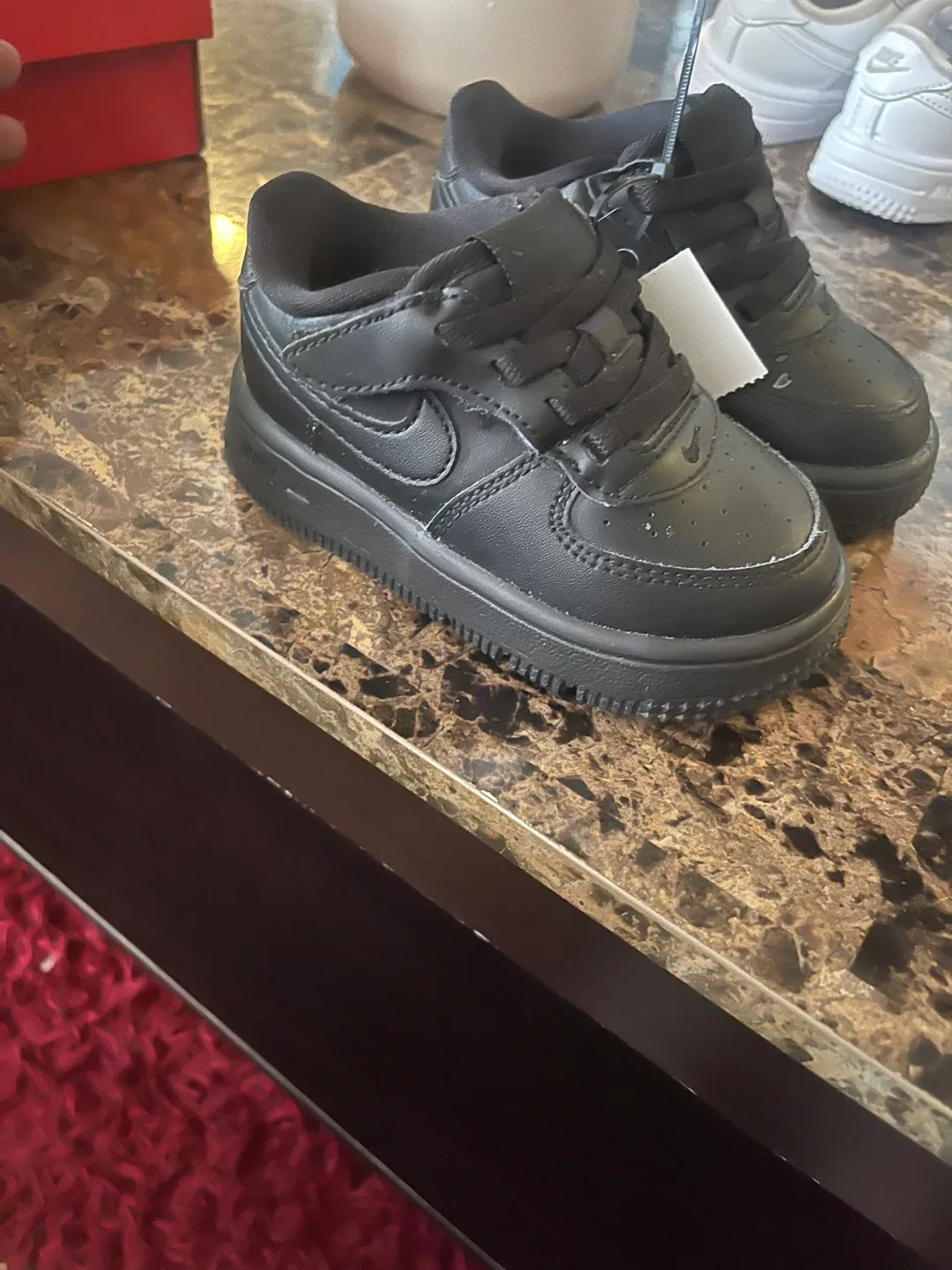 Black Sneakers image indicator(2)