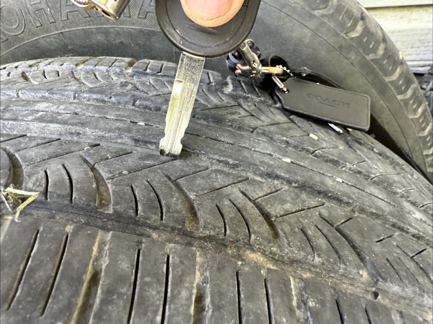 4x 17” Acura RDX rims and Yokohama tires - photo 2