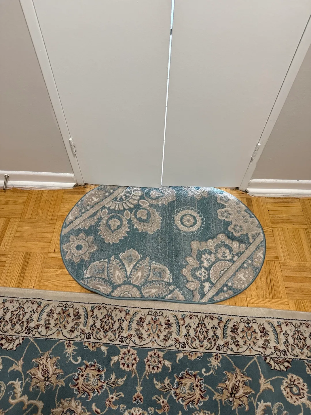 Oval Floral Patterned Bath Mat image indicator(2)