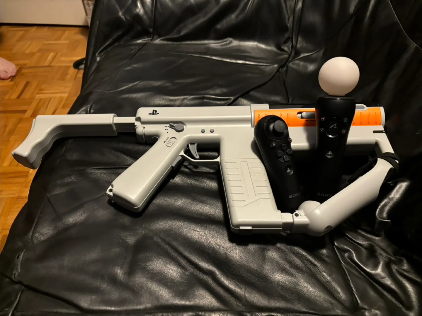 PlayStation Move Sharp Shooter with two controllers thumbnail