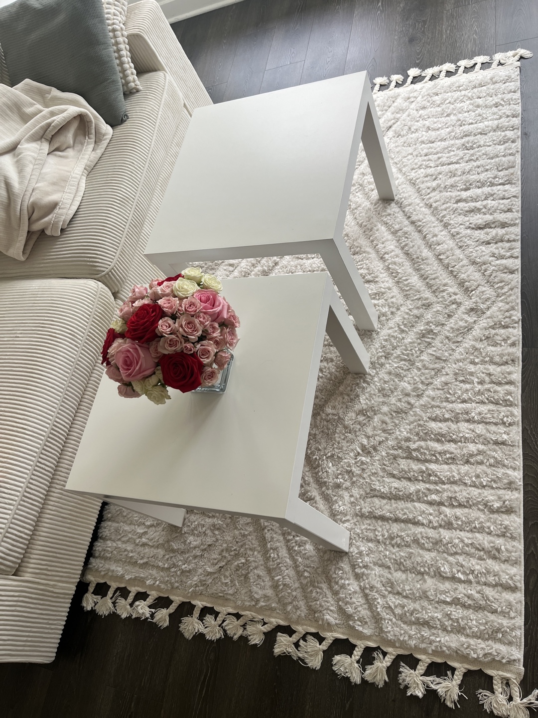 White Nesting Side Tables - Set of 2 - photo 2