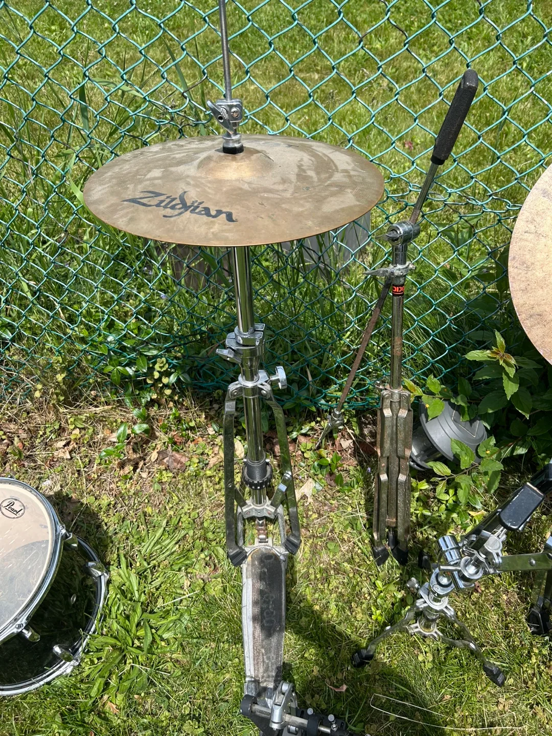 Mapex Drum Set with Tama Bass Drum & Zildjian Cymbal image indicator(3)