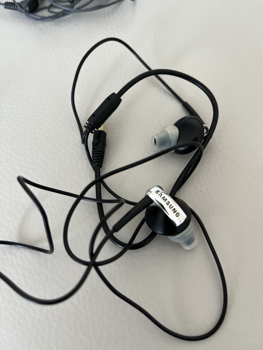Mixed Lot of Used Earphones - photo 4