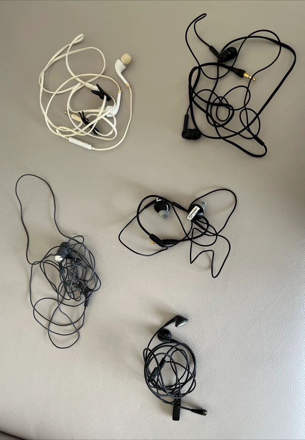 Mixed Lot of Used Earphones