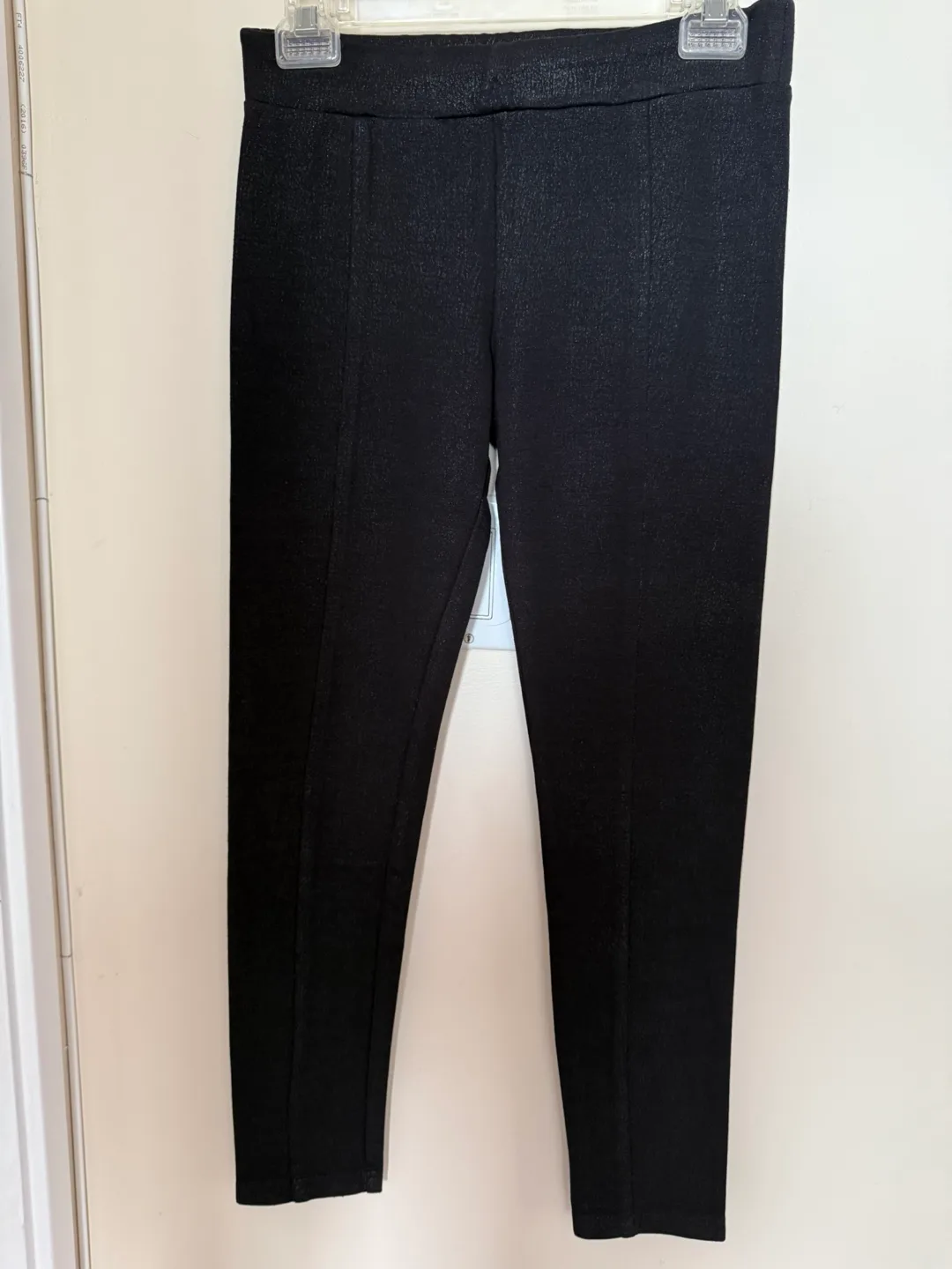 Woman’s Leggings - Size 4 (Good quality & condition) image indicator(3)