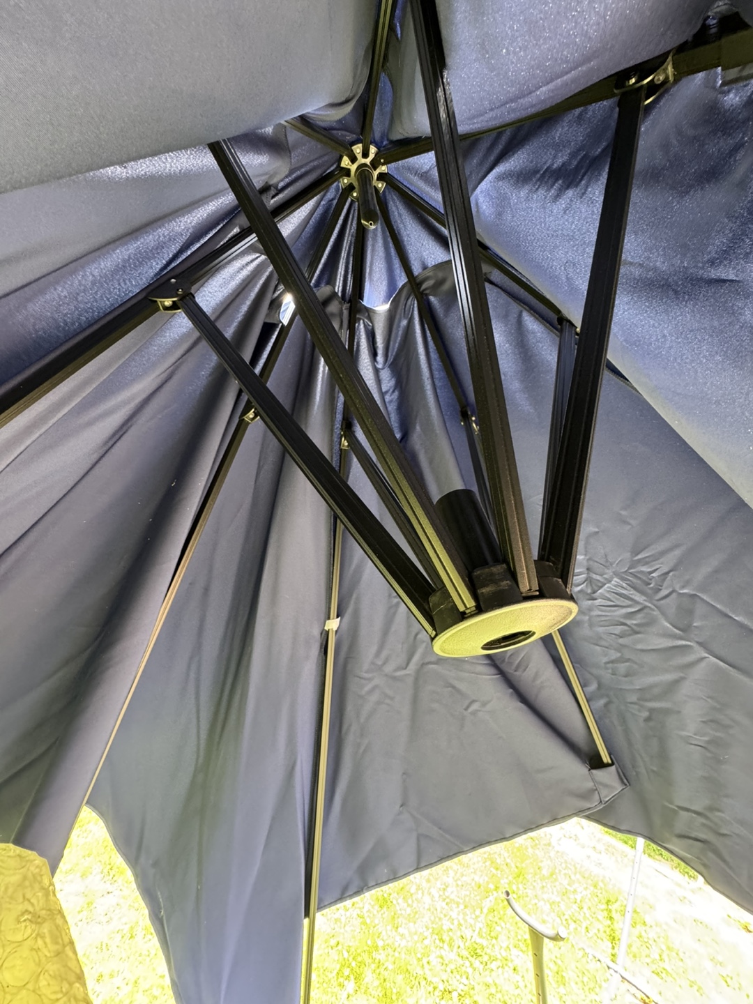 10x10ft ADJUSTABLE ANGLE PATIO UMBRELLA- NEEDS REPAIR - photo 2