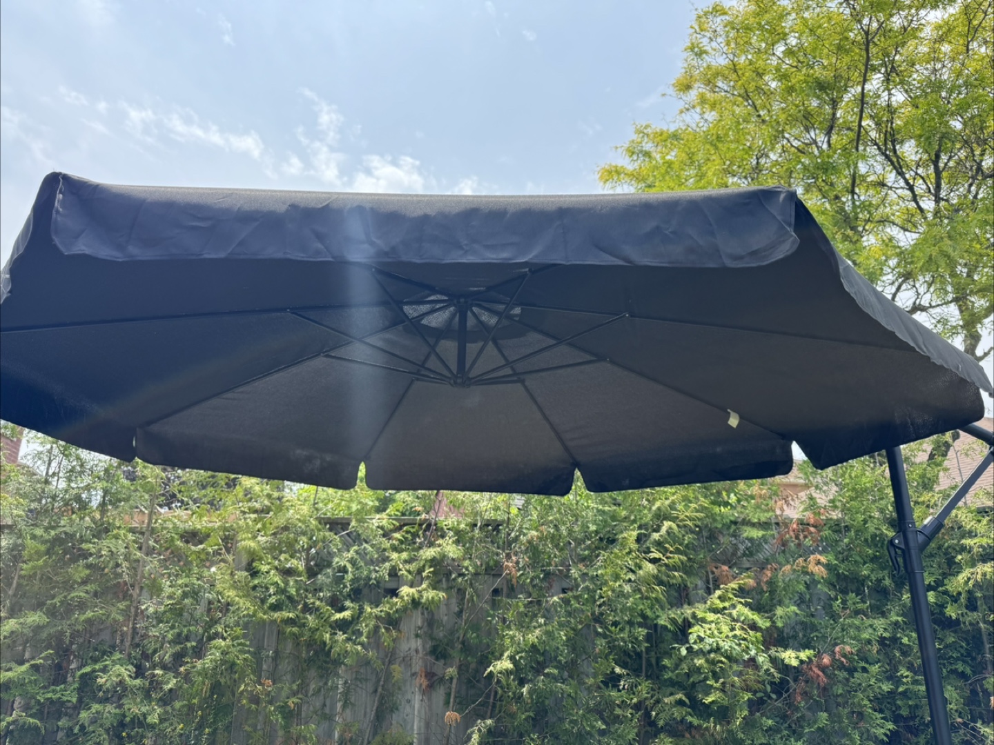 11 FT OFFSET PATIO UMBRELLA W/ CROSS BASE