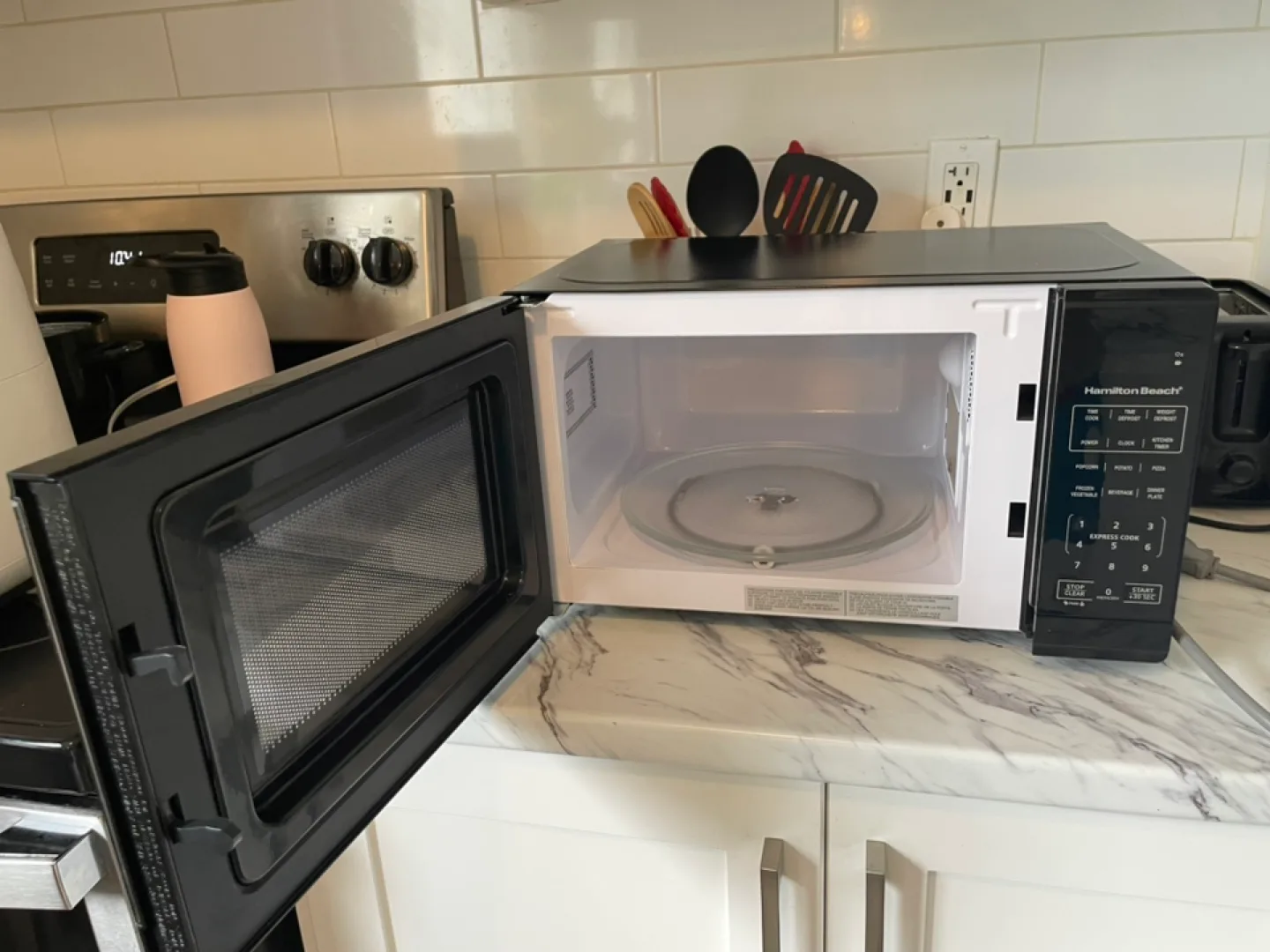 Hamilton Beach 0.7 cu ft Microwave Oven image indicator(2)