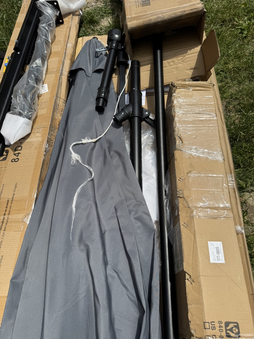 11 FT OFFSET PATIO UMBRELLA NEEDS NEW STRING - photo 2