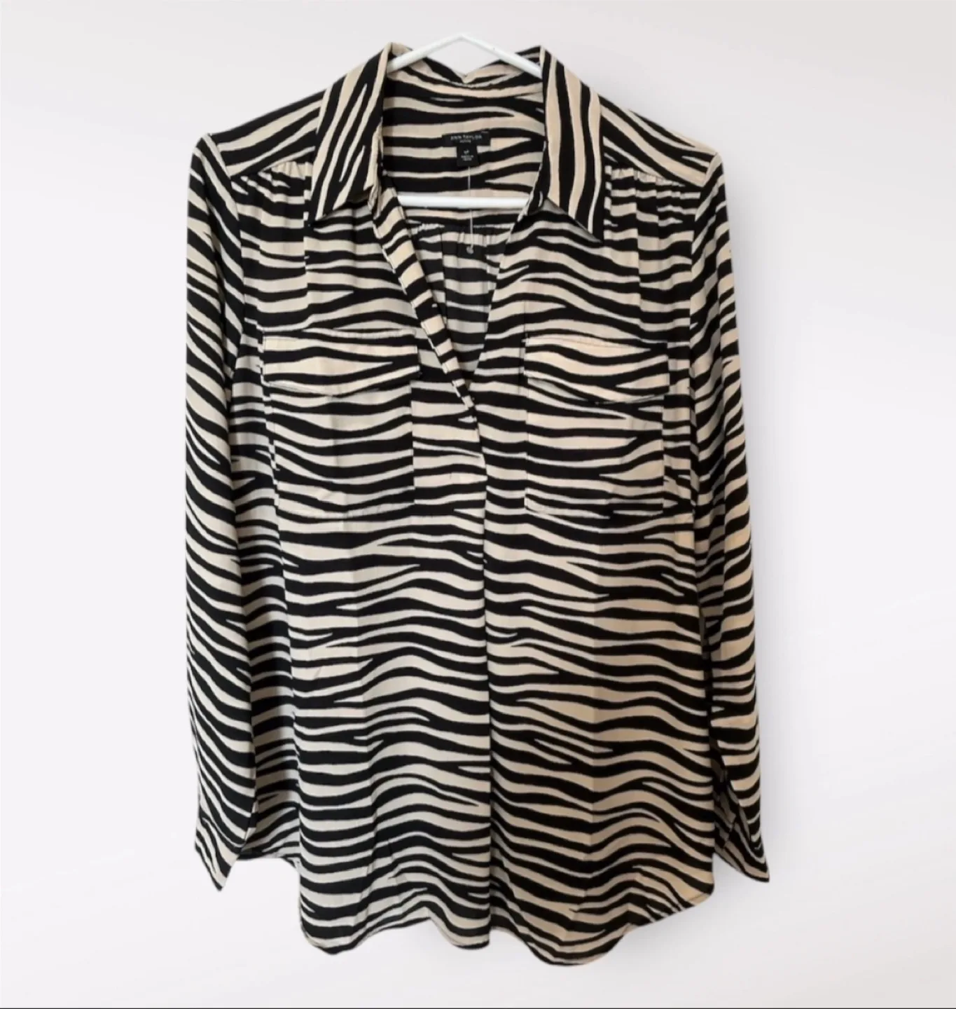 Ann Taylor Zebra Print Shirt - Brand New! 🇨🇦 image indicator(2)