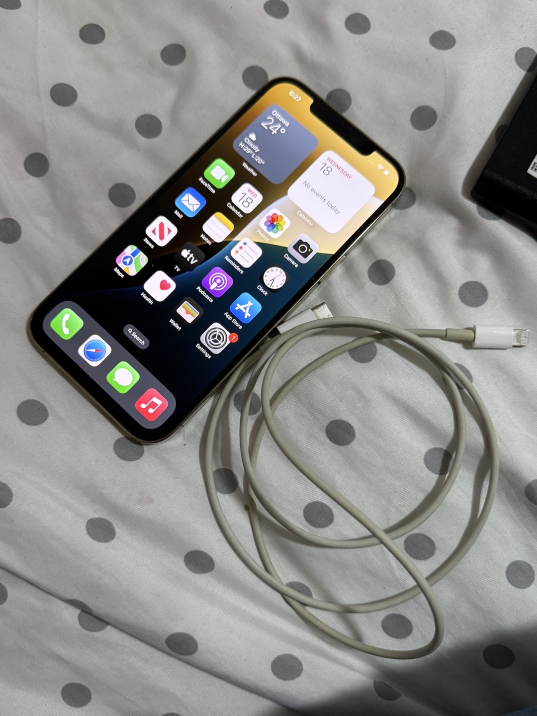 Apple iPhone 12 Pro Max Gold 128 GB + Airpods 2nd Gen - photo 2