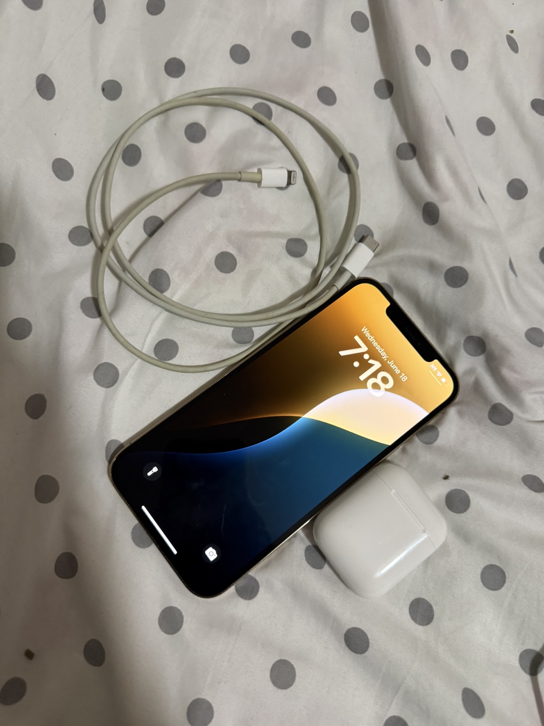 Apple iPhone 12 Pro Max Gold 128 GB + Airpods 2nd Gen