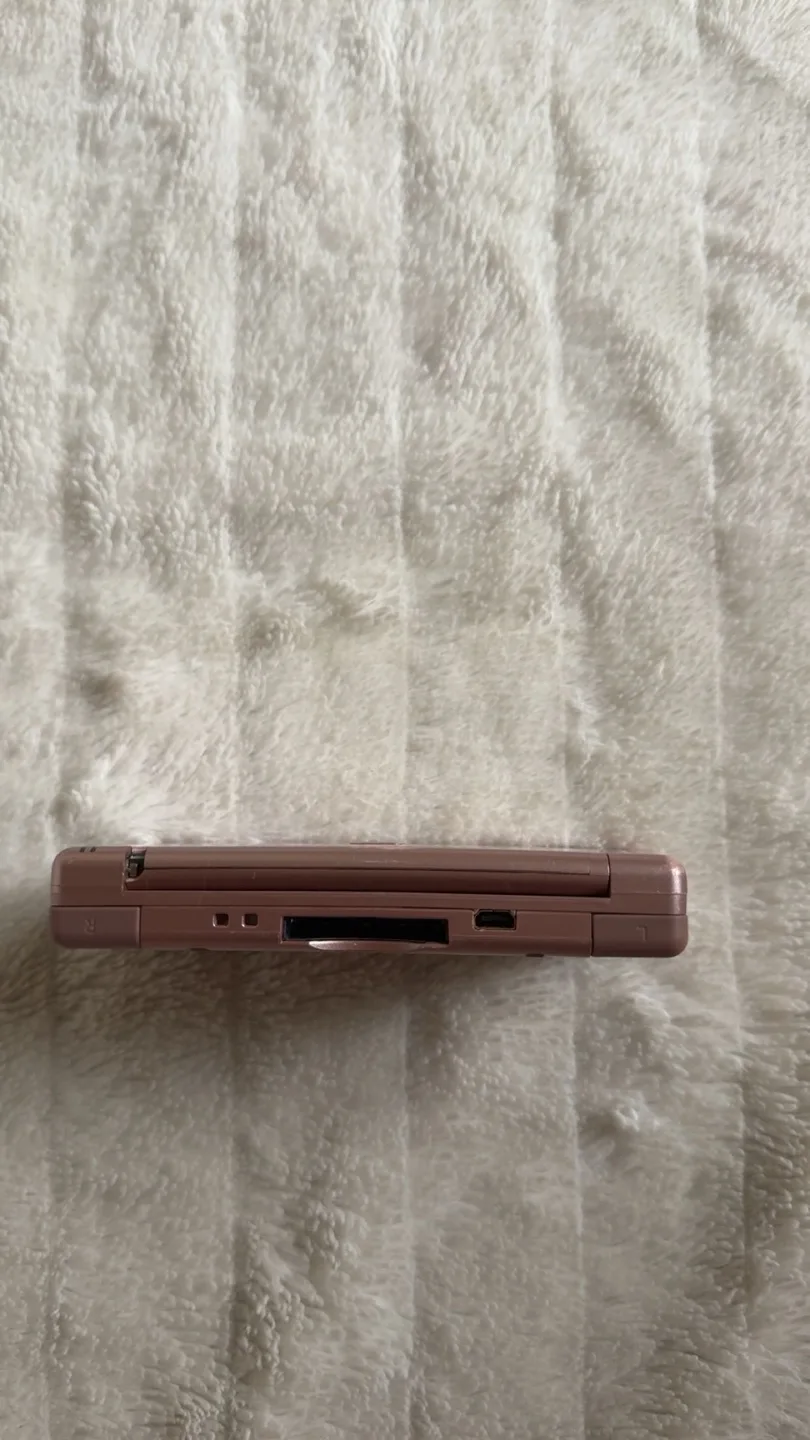 Nintendo DS Lite - Pink image indicator(3)
