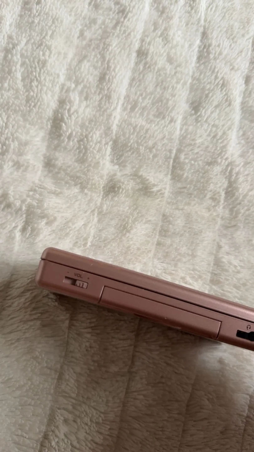Nintendo DS Lite - Pink image indicator(5)