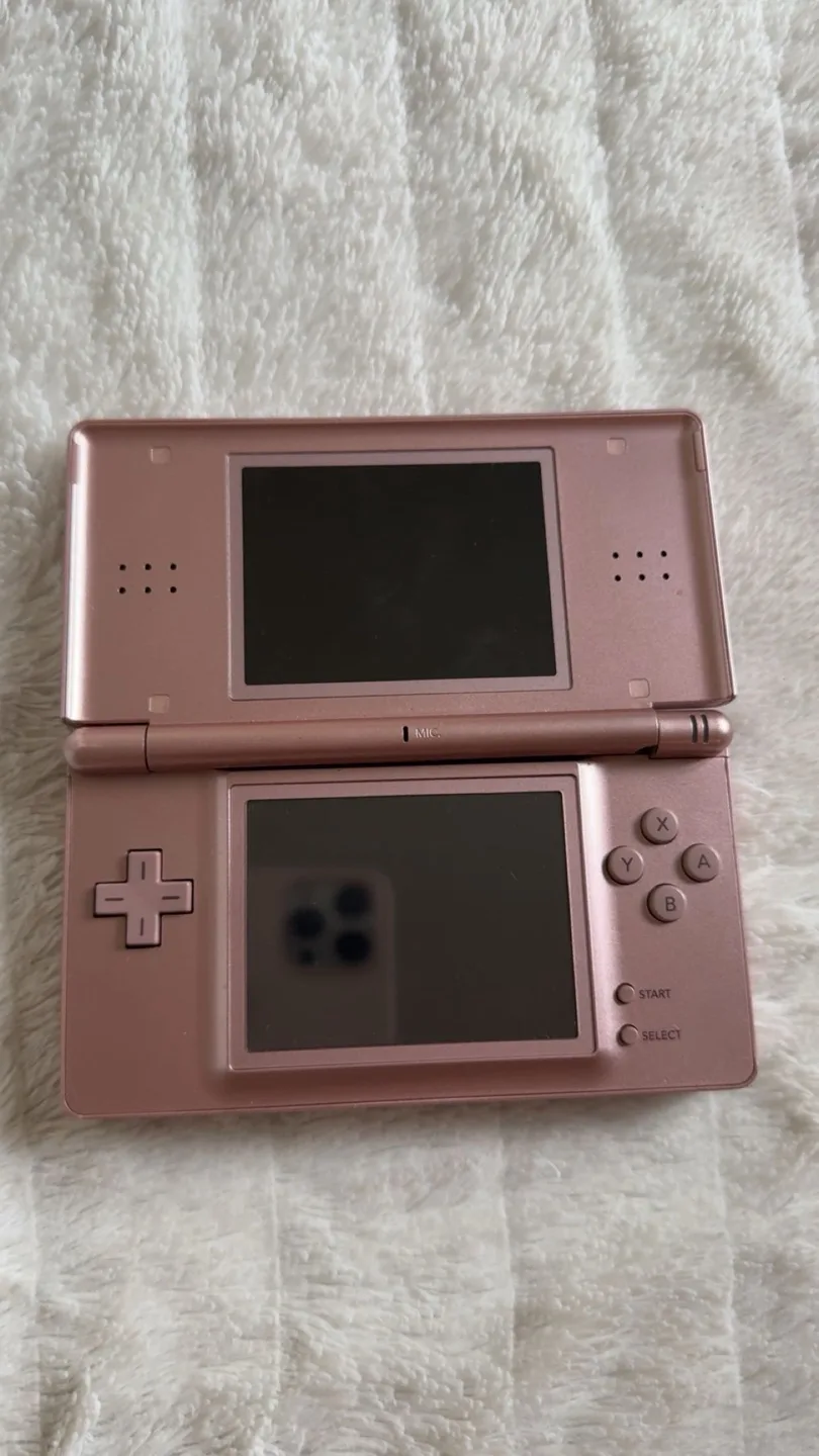 Nintendo DS Lite - Pink image indicator(7)