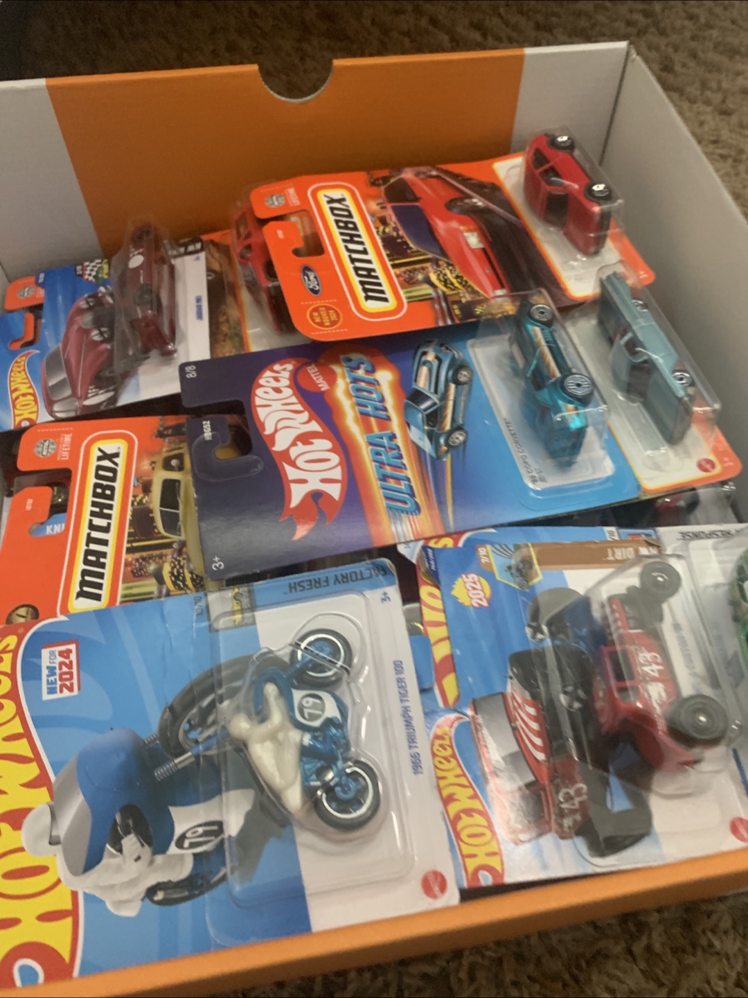 Hot wheels and matchbox unopened. - photo 2