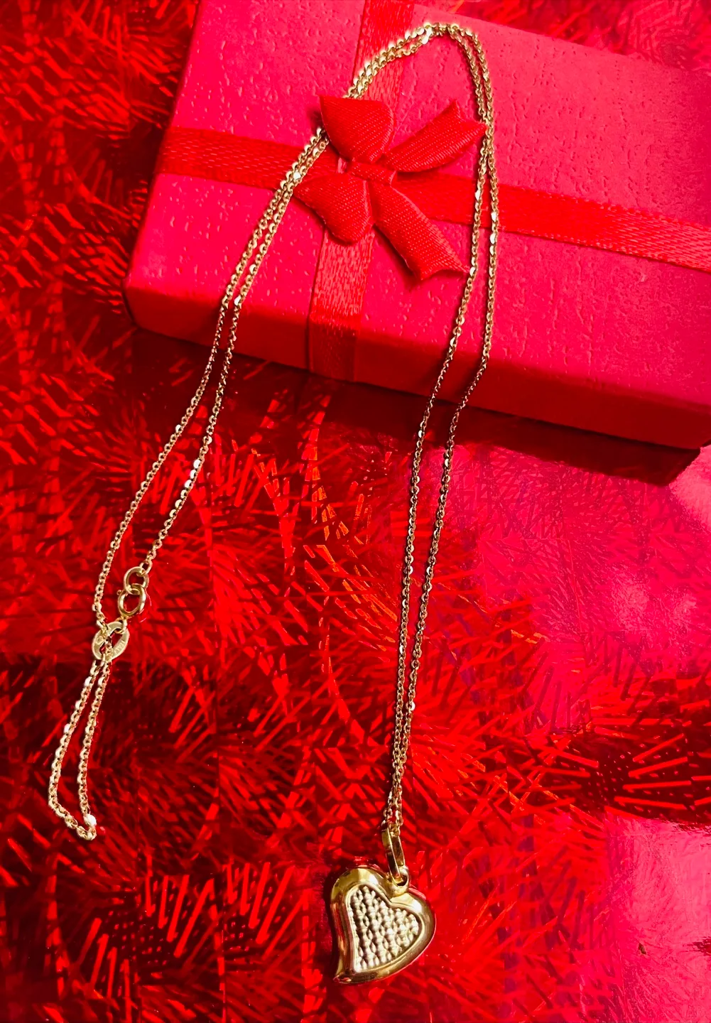 18K Gold Heart Pendant Necklace thumbnail