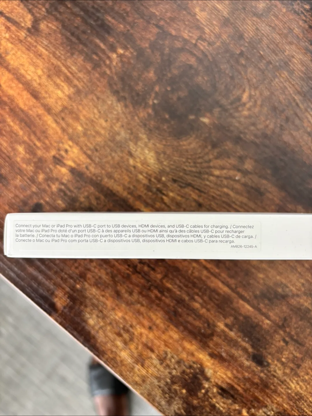 Apple USB-C Digital AV Multiport Adapter image indicator(3)