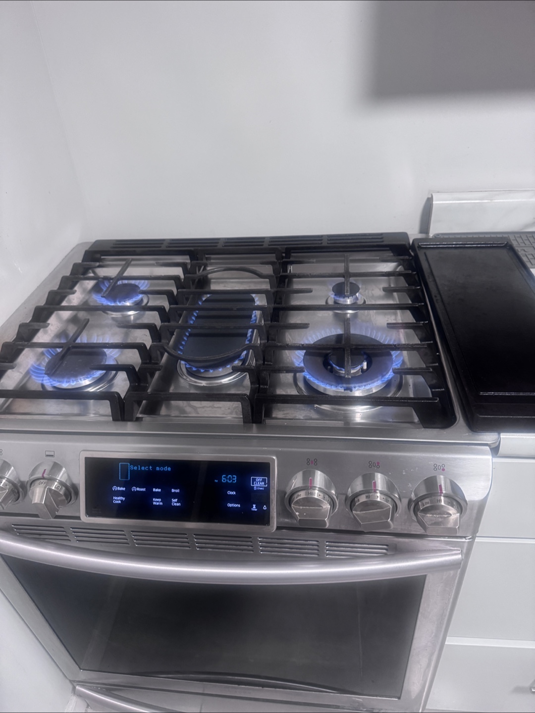Samsung Stainless Steel Gas Range - photo 4
