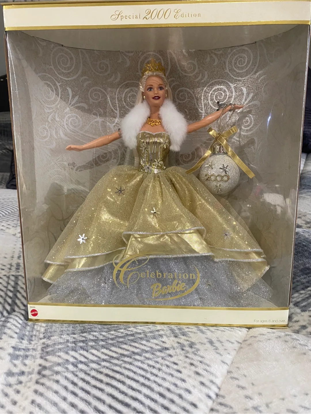 Celebration Barbie Special 2000 Edition image indicator(4)