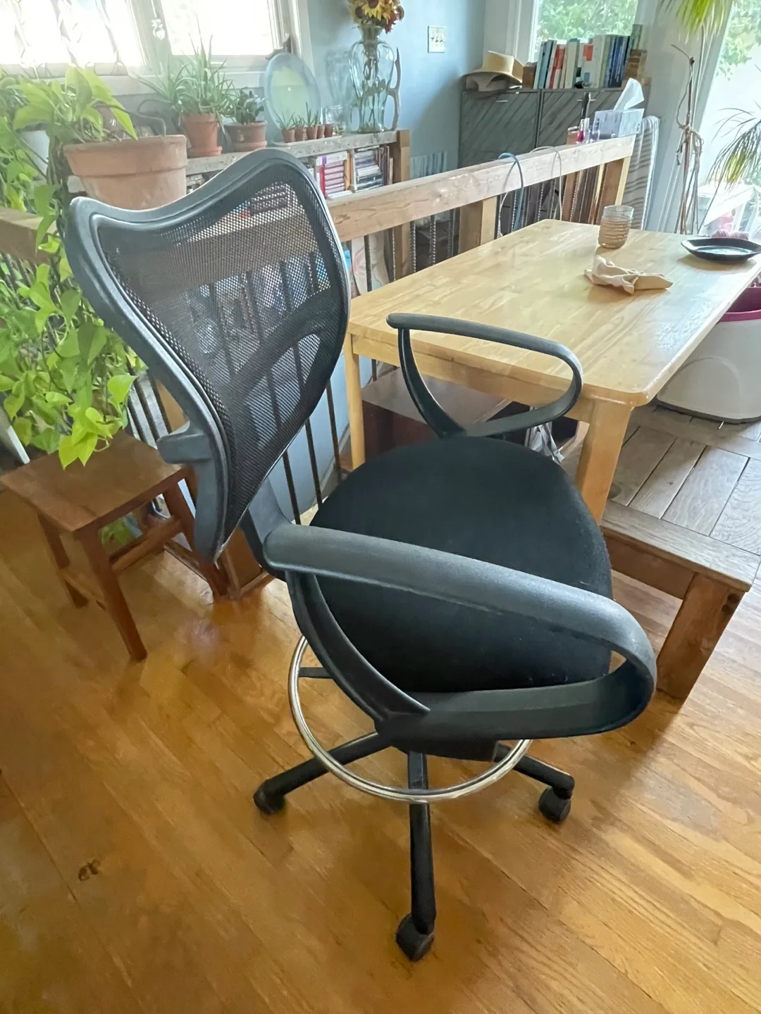 Black Office chair thumbnail
