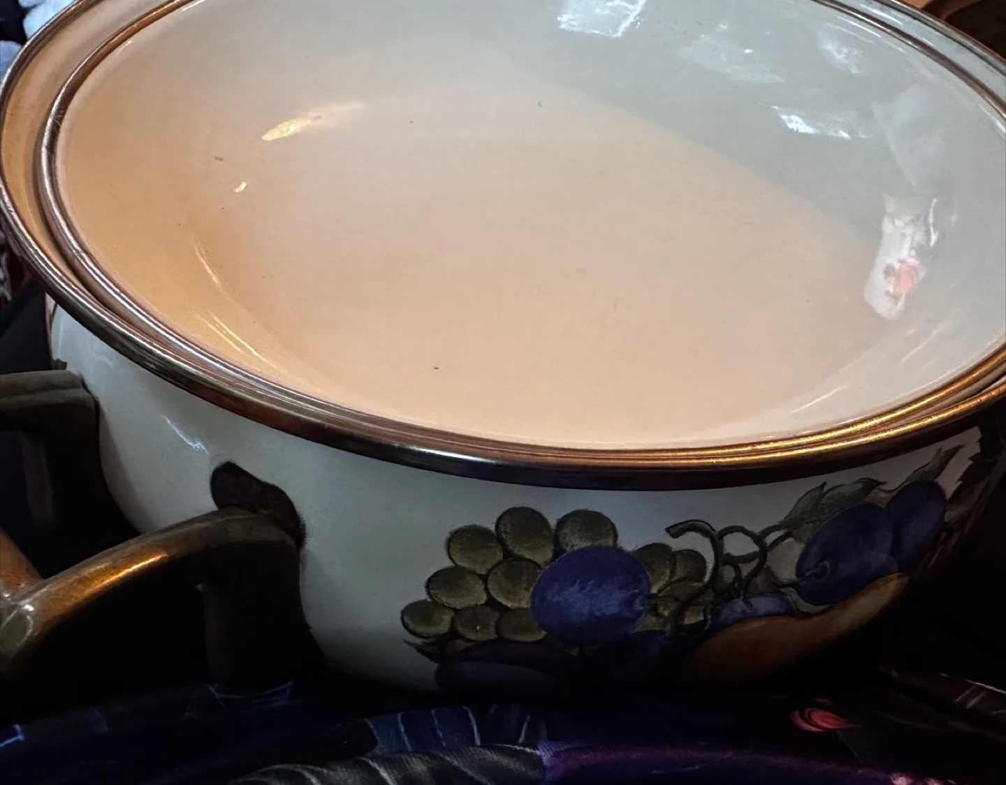 Vintage Cornucopia Dutch Oven Casserole 2 Qt image indicator(7)