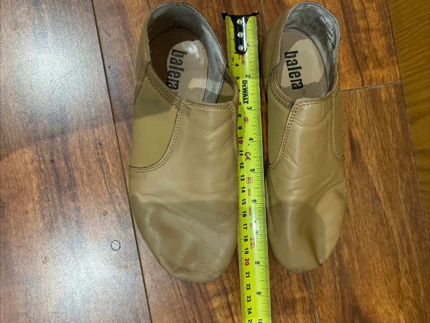 Balea Beige Leather Dance Shoes, Size 5.5 image indicator(3)